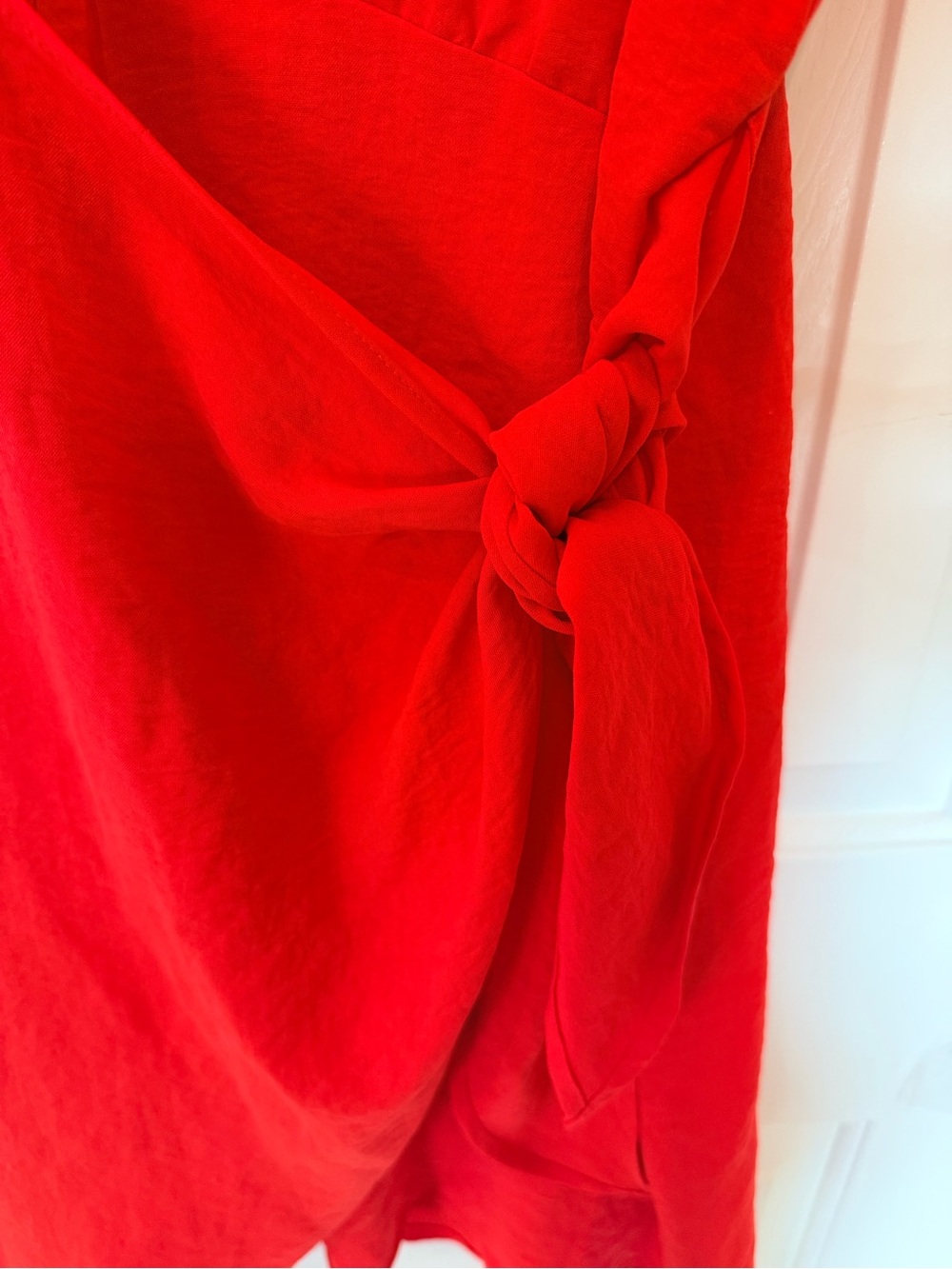 Gilli Red Short Sleeve Tie-Waist Mini Dress - Picture 3 of 8